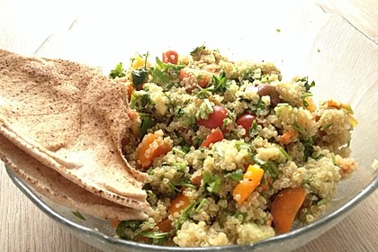 Quinoa Powersalat mit Tomaten und Avocado 28