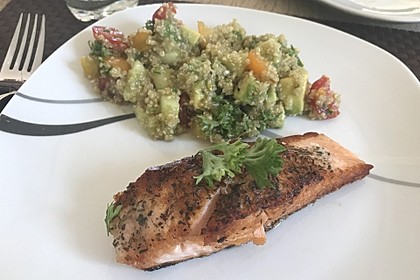 Quinoa Powersalat mit Tomaten und Avocado 20