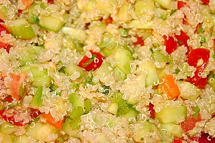 Quinoa Powersalat mit Tomaten und Avocado 26