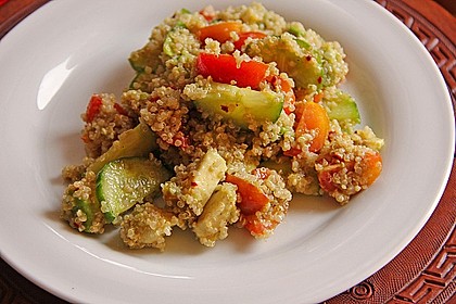 Quinoa Powersalat mit Tomaten und Avocado 14