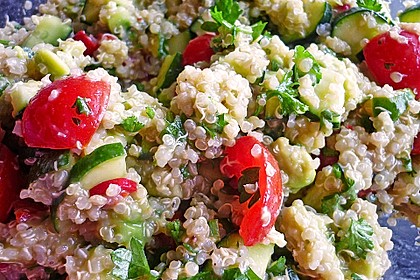 Quinoa Powersalat mit Tomaten und Avocado 15