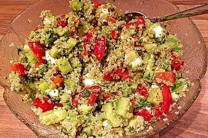Quinoa Powersalat mit Tomaten und Avocado 18