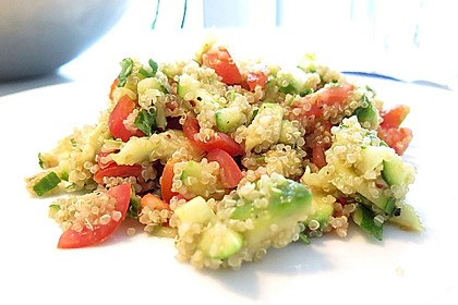 Quinoa Powersalat mit Tomaten und Avocado 8