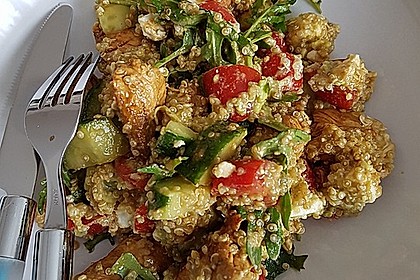 Quinoa Powersalat mit Tomaten und Avocado 11