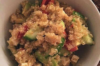 Quinoa Powersalat mit Tomaten und Avocado 19