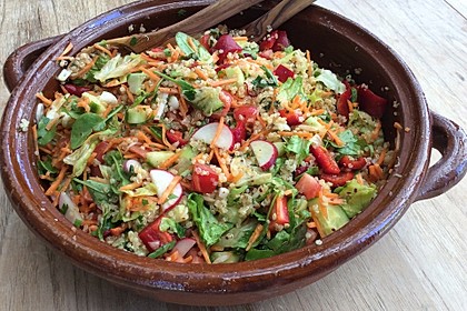 Quinoa Powersalat mit Tomaten und Avocado 6