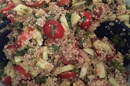 Quinoa Powersalat mit Tomaten und Avocado 38