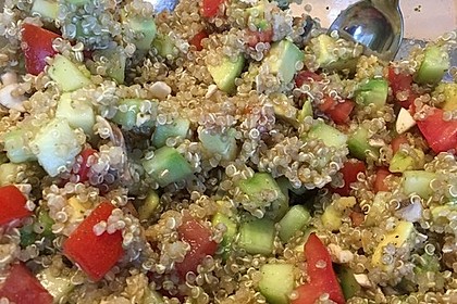 Quinoa Powersalat mit Tomaten und Avocado 36