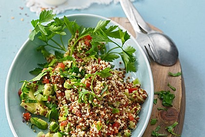 Quinoa Powersalat mit Tomaten und Avocado 2