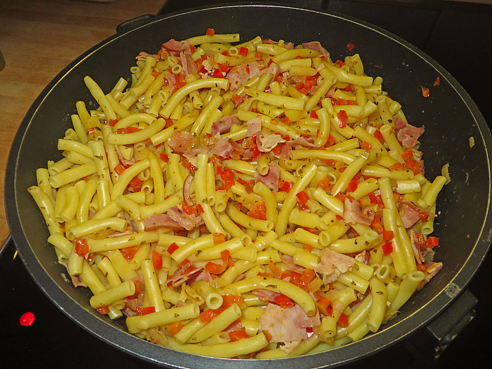 Nudeln mit Paprika-Schinken-Soße (Rezept mit Bild) | Chefkoch.de