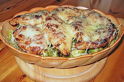&Uuml;berbackenes H&auml;hnchenfilet auf Rosenkohl