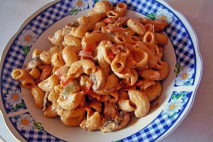 Nudeln mit Paprika - Pilz - Sauce 7