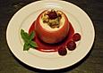 Bratapfel mit Himbeer - Marzipan - F&uuml;llung und Himbeerso&szlig;e