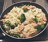 Nudeln mit Lachs - Brokkoli - Sauce (Bild)