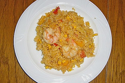 Exotische Reispfanne mit Ananas, Shrimps und Mangochutney