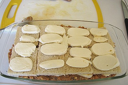 Brotauflauf mit Hackfleisch und Mozzarella 2