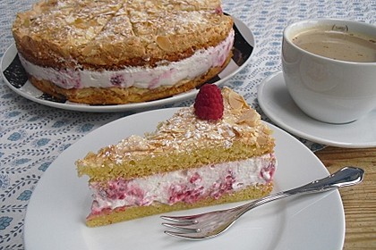 Himmelstorte mit Himbeeren 16