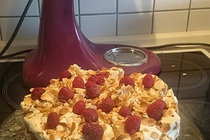 Himmelstorte mit Himbeeren 37