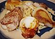Schweinefiletmedaillons mit Birnen und Ziegenk&auml;se in Marsalasauce