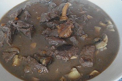Hirschgulasch Schweizer J&auml;ger