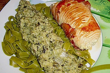 H&auml;hnchenroulade mit Blattspinat
