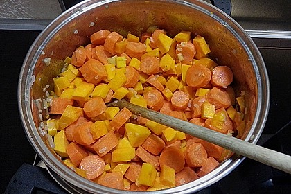 Kürbissuppe mit Ingwer und Kokosmilch 167