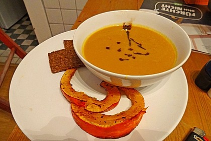 Kürbissuppe mit Ingwer und Kokosmilch 121