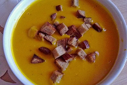 Kürbissuppe mit Ingwer und Kokosmilch 137