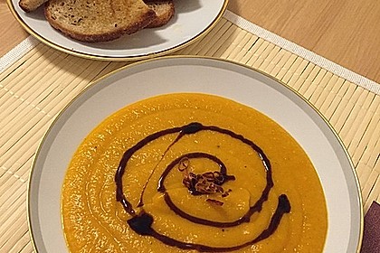 Kürbissuppe mit Ingwer und Kokosmilch 105
