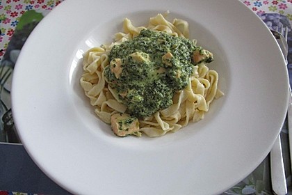Bandnudeln mit frischem Spinat und Lachs 22