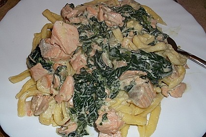 Bandnudeln mit frischem Spinat und Lachs 9