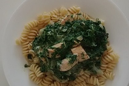 Bandnudeln mit frischem Spinat und Lachs 24
