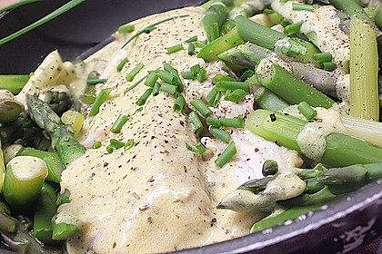 Kabeljaufilet auf grünem Spargel an Orangen-Curry-Sauce 12