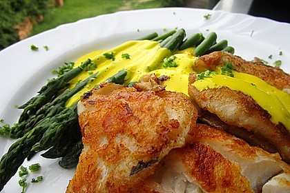 Kabeljaufilet auf grünem Spargel an Orangen-Curry-Sauce 4