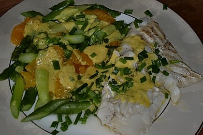 Kabeljaufilet auf grünem Spargel an Orangen-Curry-Sauce 11