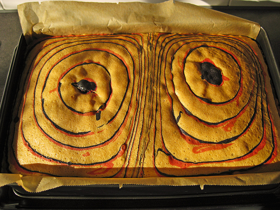 Traditioneller oder bunter Zebrakuchen vom Blech (Rezept mit Bild ...