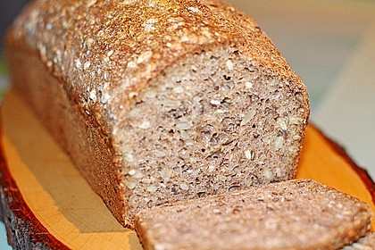 Dinkelvollkornbrot mit Körnern 12