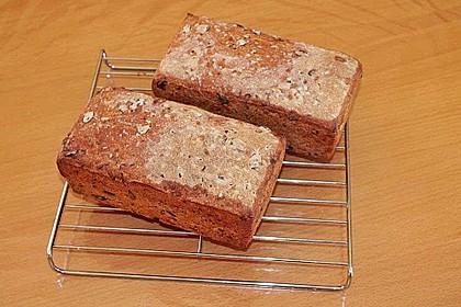 Dinkelvollkornbrot mit Körnern 30