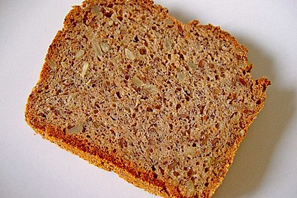 Dinkelvollkornbrot mit Körnern 5