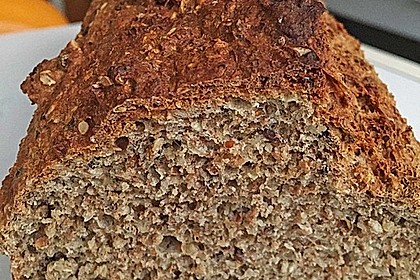 Dinkelvollkornbrot mit Körnern 31