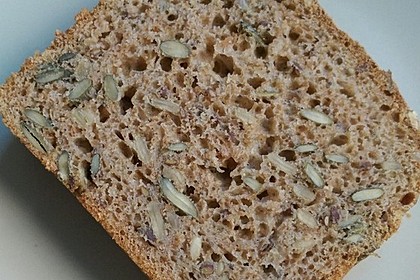 Dinkelvollkornbrot mit Körnern 19