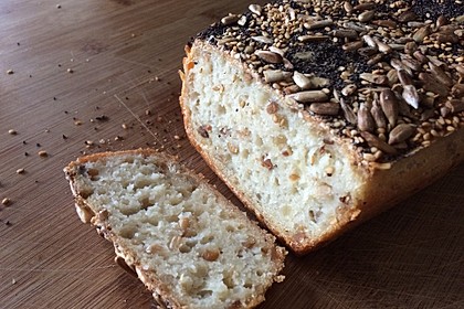 Dinkelvollkornbrot mit Körnern 17