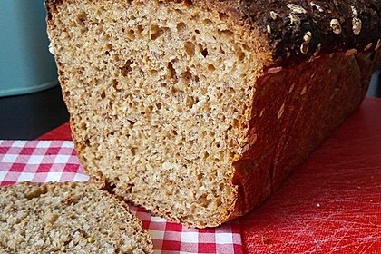 Dinkelvollkornbrot mit Körnern 2