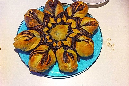 Blumen-Brioche mit Nutella 35