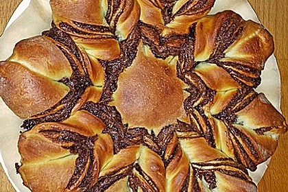 Blumen-Brioche mit Nutella 21