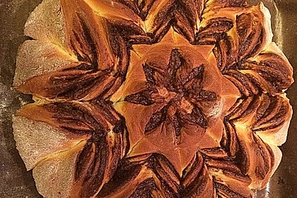 Blumen-Brioche mit Nutella 31