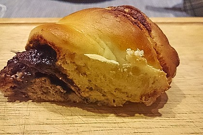 Blumen-Brioche mit Nutella 54