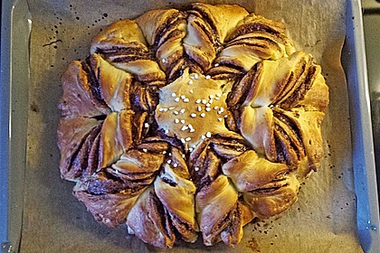 Blumen-Brioche mit Nutella 40