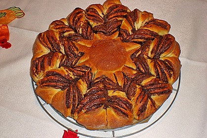 Blumen-Brioche mit Nutella 15