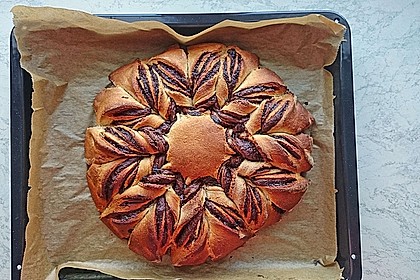Blumen-Brioche mit Nutella 33